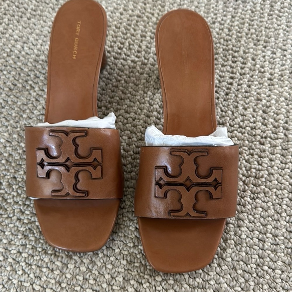 Tory Burch Ines NWT Tan/Brown Heels Sophisticated Style